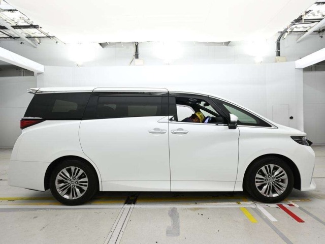 Toyota ALPHARD 2025 8246164-3