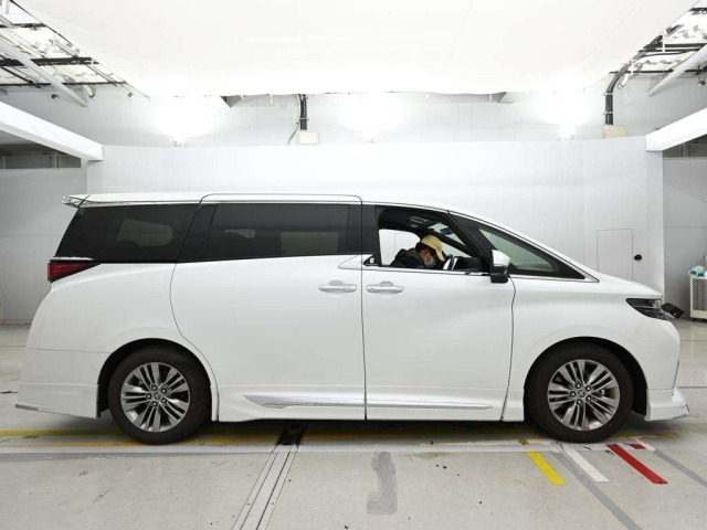 Toyota ALPHARD 2025 8246174-3