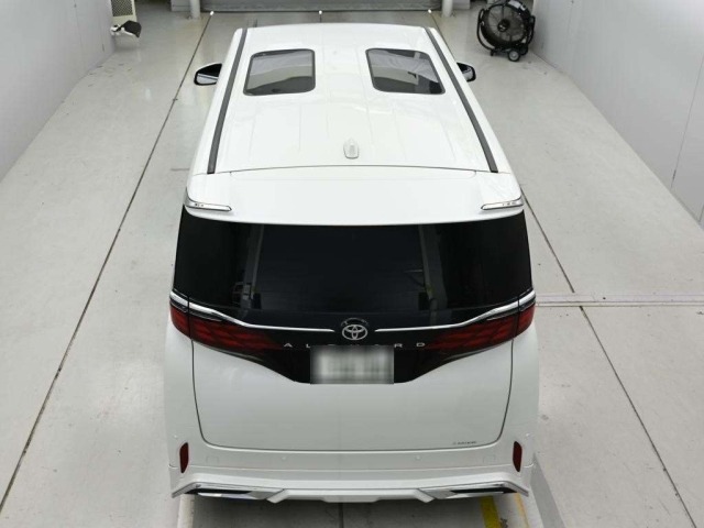 Toyota ALPHARD 2025 8246174-8