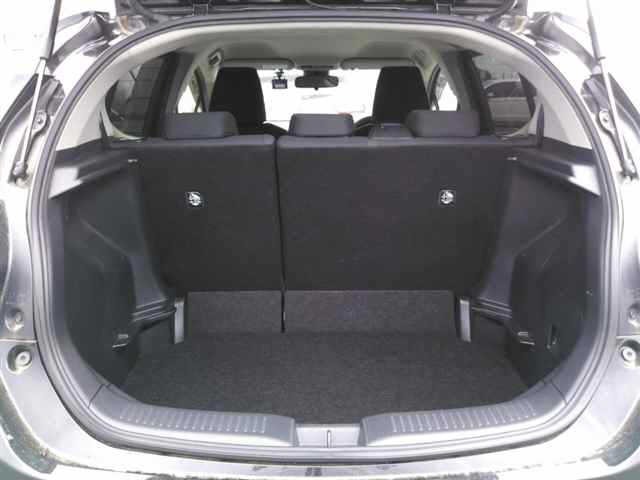 Toyota AQUA 2023 8236966-10
