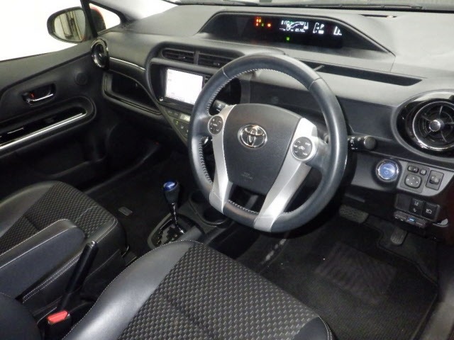 Toyota AQUA 2015 8236977-3