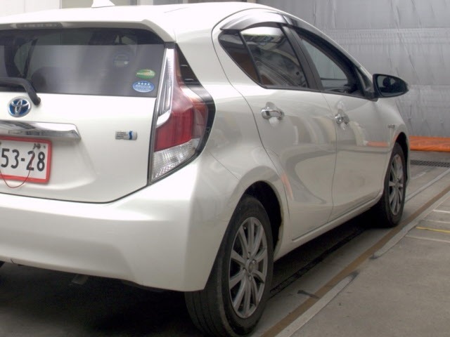 Toyota AQUA 2017 8236978-5