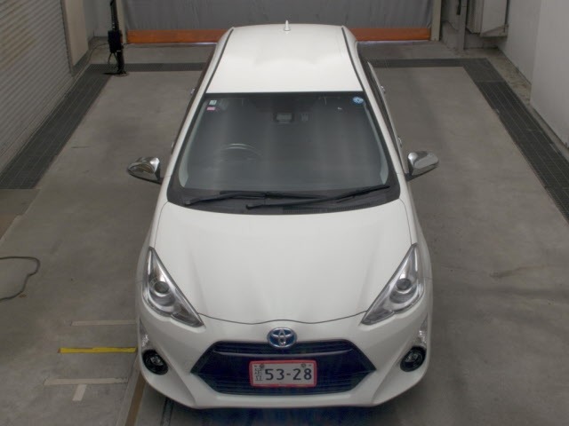 Toyota AQUA 2017 8236978-6