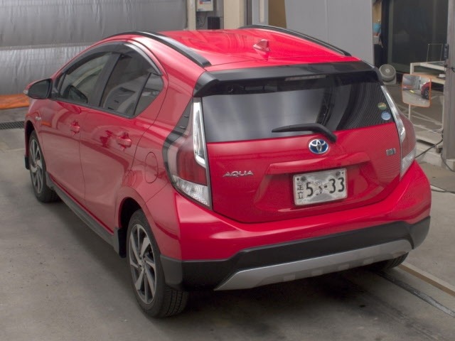 Toyota AQUA 2017 8236979-1