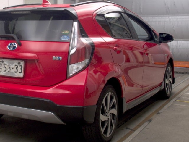 Toyota AQUA 2017 8236979-5