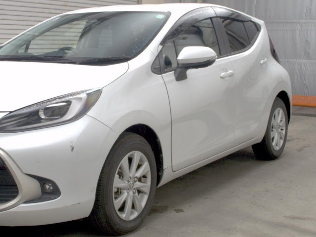 Toyota AQUA 2024 8236981-4