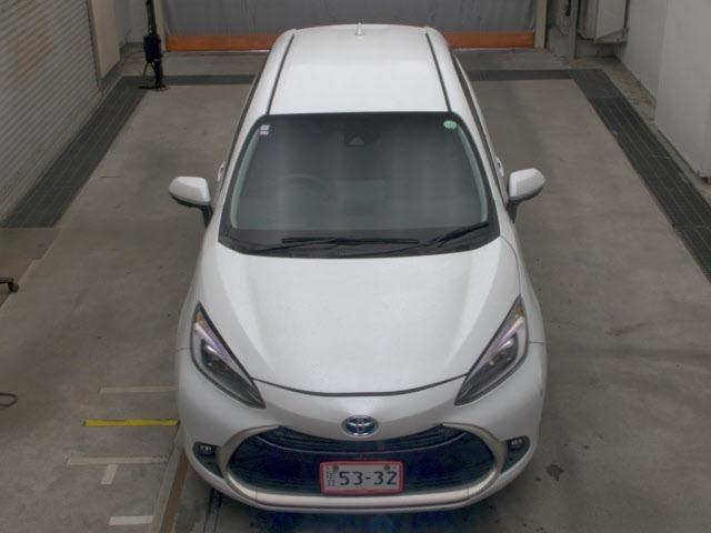 Toyota AQUA 2024 8236981-6