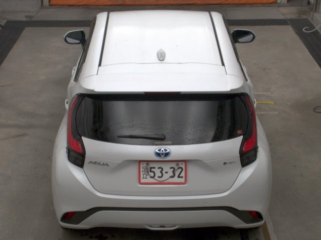 Toyota AQUA 2024 8236981-7