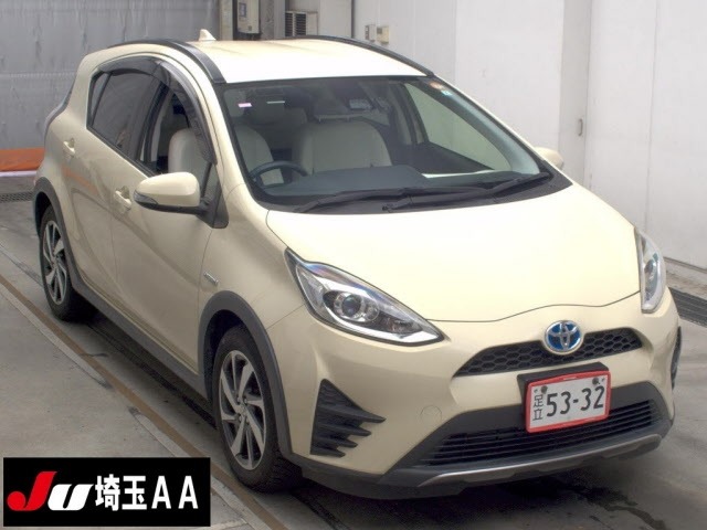 Toyota AQUA 2018 8236983-0