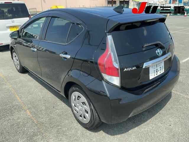 Toyota AQUA 2016 8236986-1
