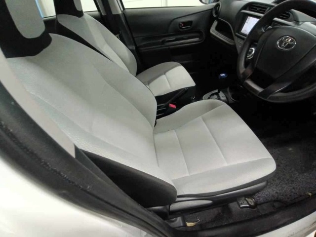 Toyota AQUA 2015 8236988-10