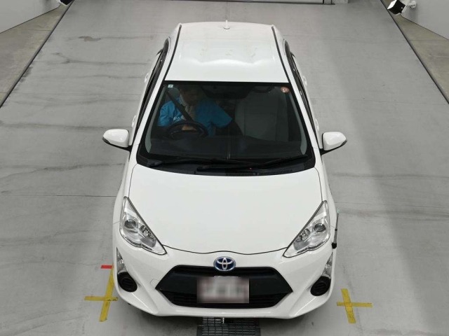 Toyota AQUA 2015 8236988-7