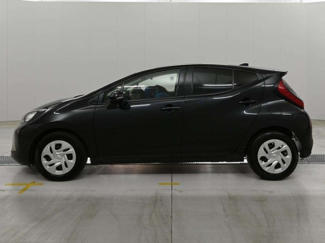 Toyota AQUA 2024 8236989-4