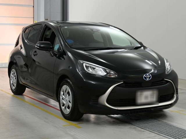 Toyota AQUA 2024 8236989-5