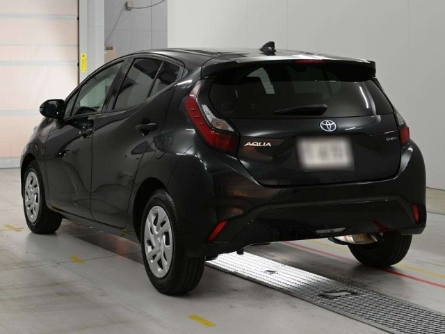 Toyota AQUA 2024 8236989-6