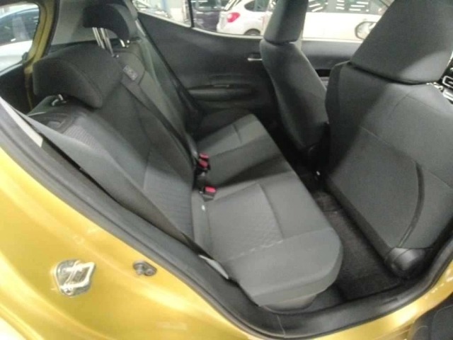Toyota AQUA 2022 8236990-12