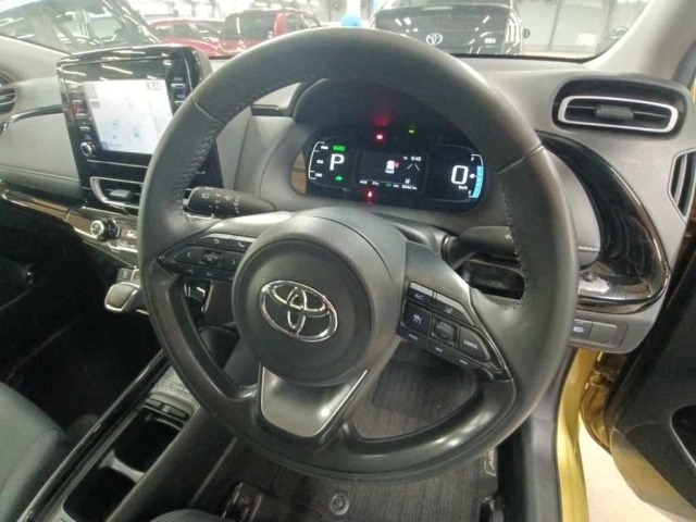Toyota AQUA 2022 8236990-9