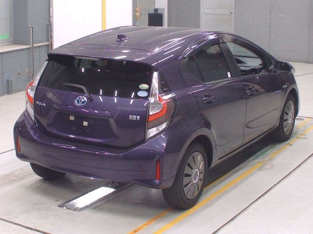Toyota AQUA 2019 8236991-1