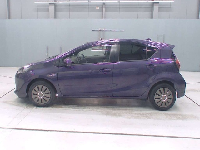 Toyota AQUA 2019 8236991-4