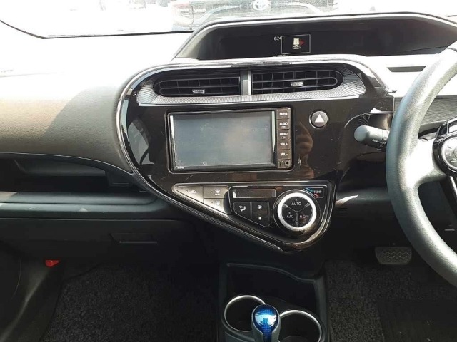 Toyota AQUA 2019 8236991-9