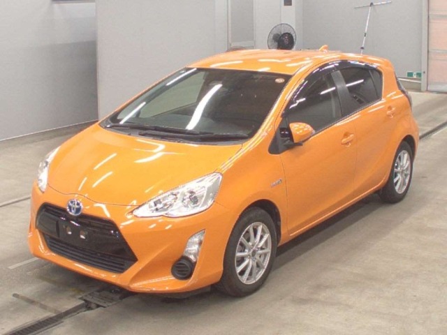 Toyota AQUA 2016 8236993-0