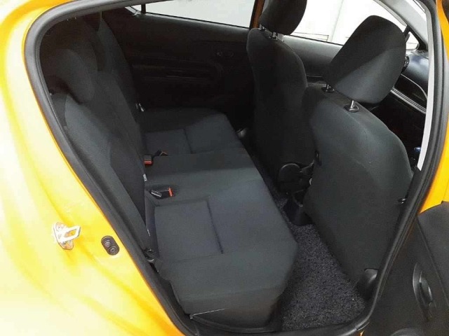 Toyota AQUA 2016 8236993-10