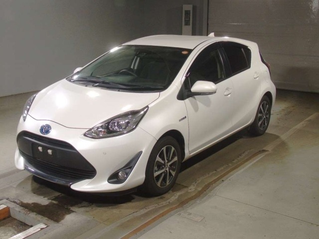 Toyota AQUA 2019 8236994-0