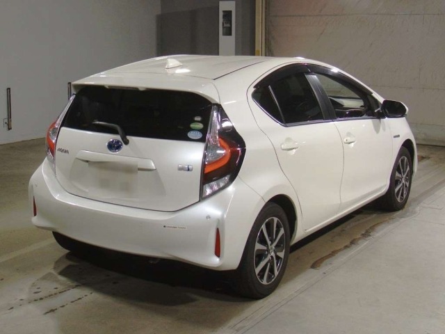 Toyota AQUA 2019 8236994-1