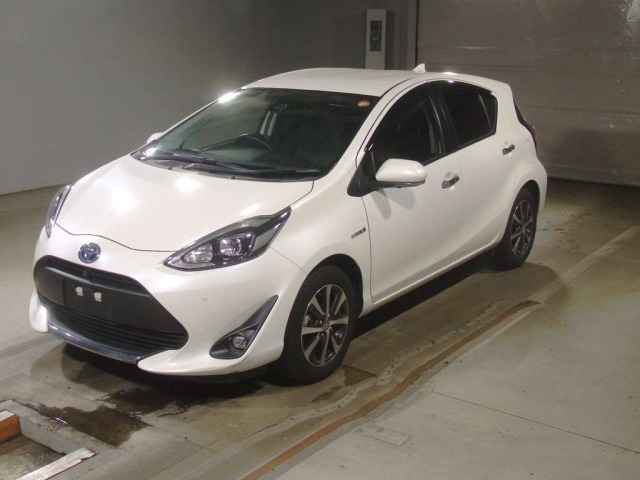 Toyota AQUA 2019 8236995-0
