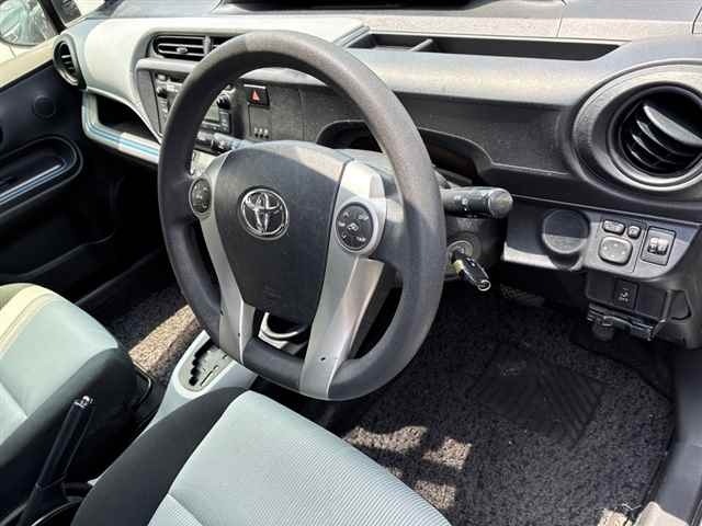 Toyota AQUA 2014 8236999-3