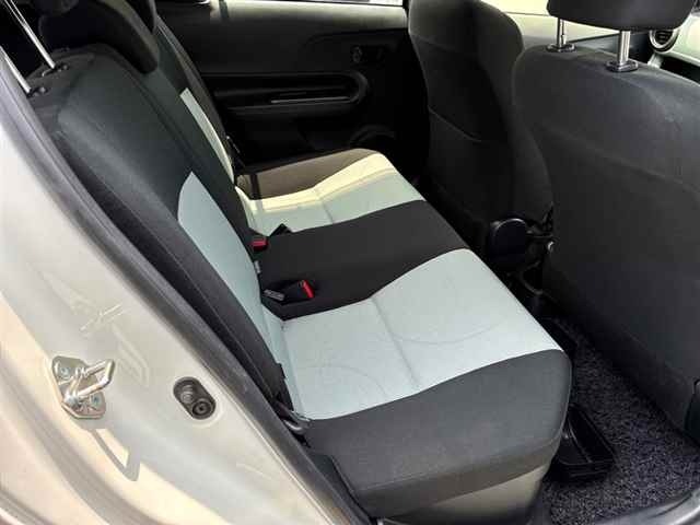Toyota AQUA 2014 8236999-8