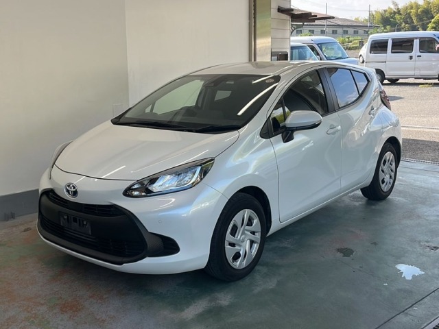 Toyota AQUA 2022 8237000-0