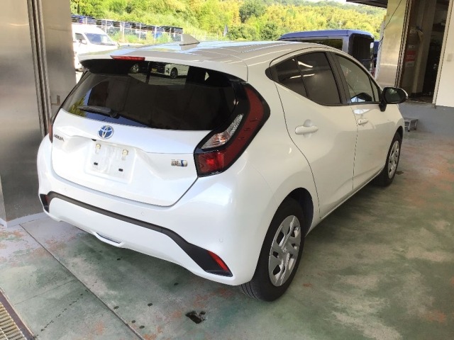 Toyota AQUA 2022 8237000-4