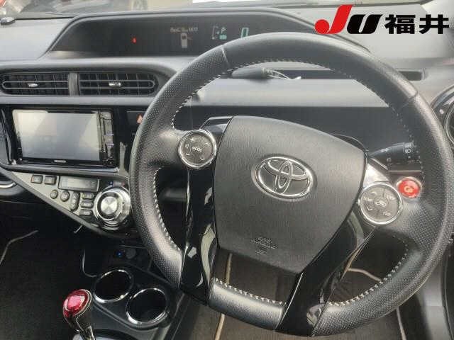 Toyota AQUA 2014 8237001-4