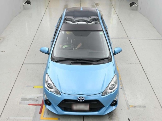 Toyota AQUA 2015 8237009-7