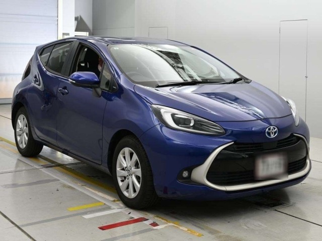 Toyota AQUA 2021 8237011-5