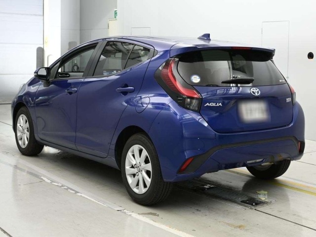 Toyota AQUA 2021 8237011-6