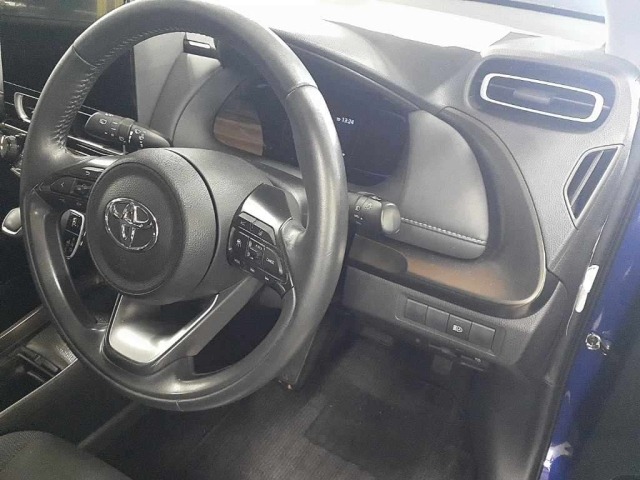 Toyota AQUA 2021 8237011-9