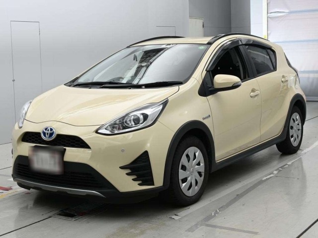 Toyota AQUA 2017 8237013-0