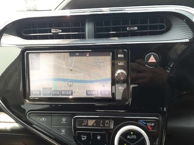 Toyota AQUA 2017 8237013-12