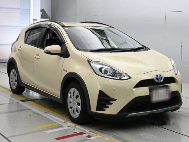 Toyota AQUA 2017 8237013-5