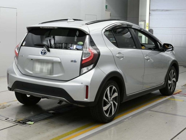 Toyota AQUA 2019 8237015-1