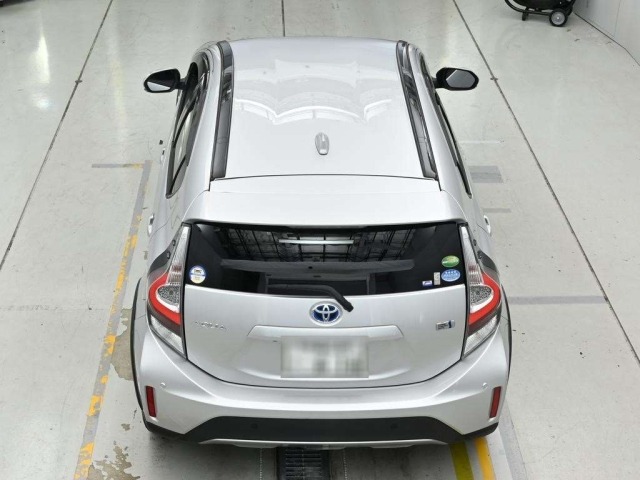Toyota AQUA 2019 8237015-8