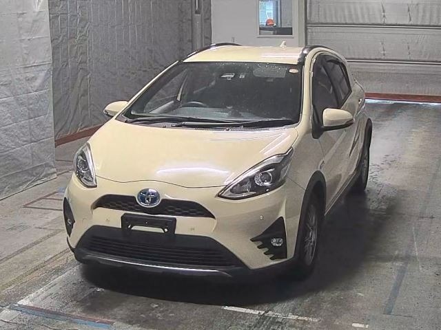 Toyota AQUA 2019 8237016-0