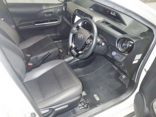 Toyota AQUA 2019 8237016-3