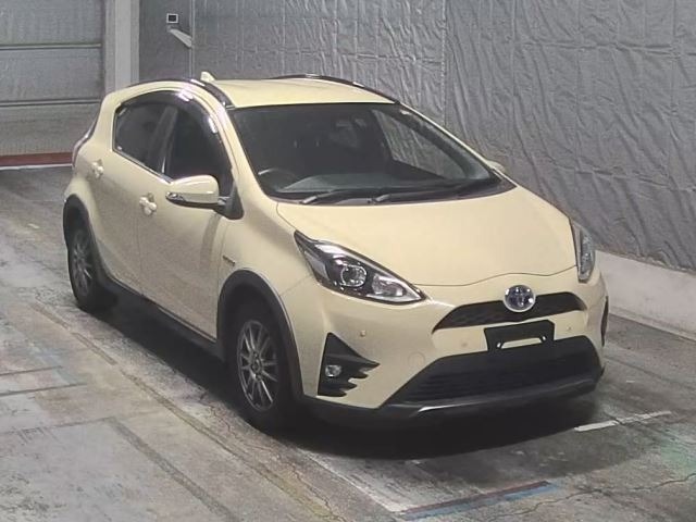 Toyota AQUA 2019 8237016-7