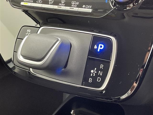 Toyota AQUA 2025 8237310-21
