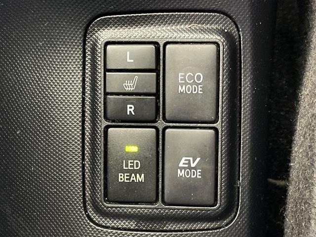 Toyota AQUA 2014 8237332-1