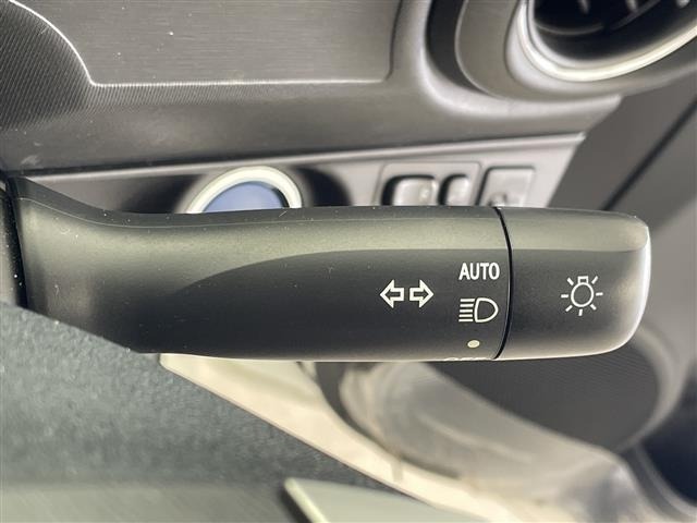 Toyota AQUA 2014 8237337-18