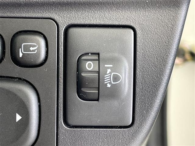 Toyota AQUA 2014 8237337-8